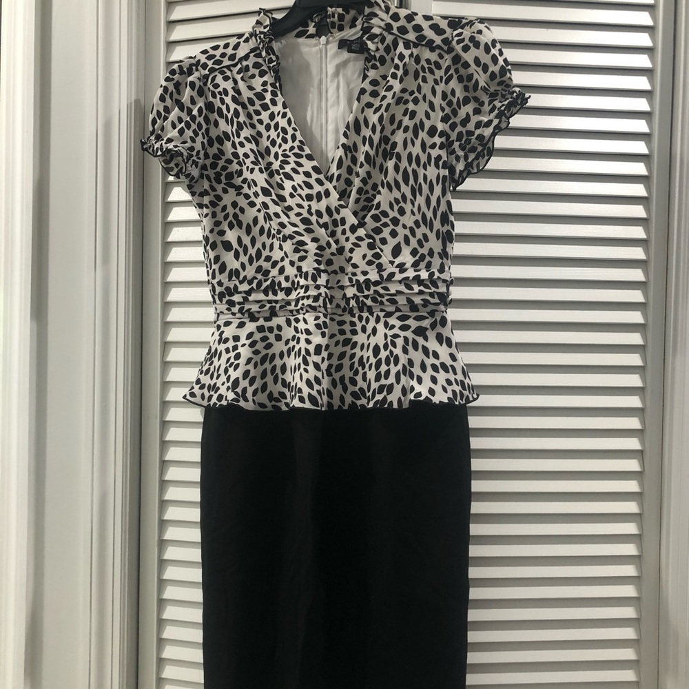 WHBM Black and white dotted print pencil dress